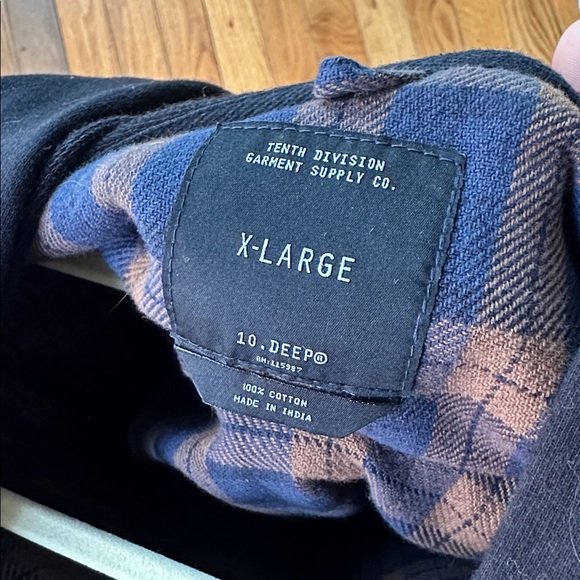 10.Deep Plaid Button-Up Shirt with Hood - Picture 5 of 5